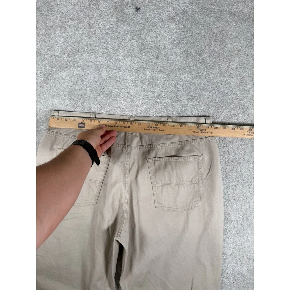 LL Bean Men's Beige Khakis Standard Fit 38x32 ID 500233 Straight‎ Leg Lakewashed